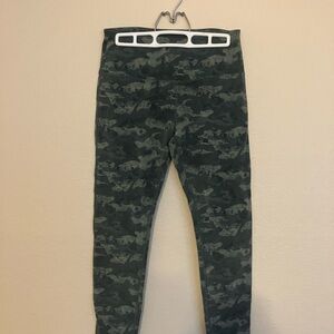 Reebok Leggings Womens size Medium camo green camo workout pants